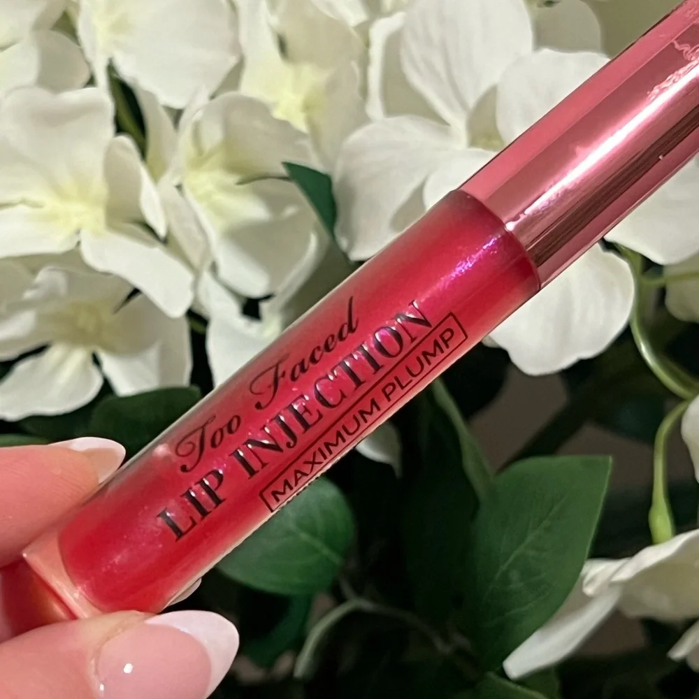TOO FACED • MAXIMUM PLUMP LIP INJECTION • YUMMY BEAR